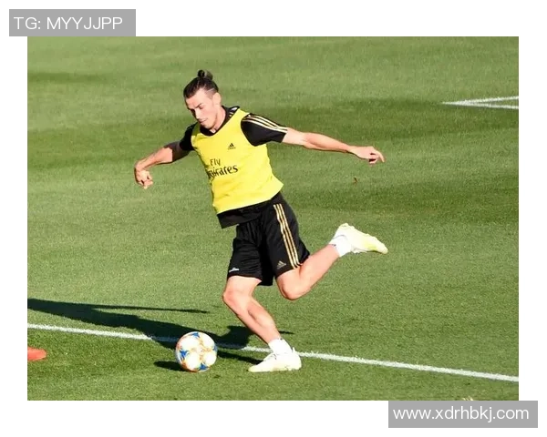 足球明星独特跑步姿势解析视频展现运动魅力与技巧的完美结合 足球明星独特跑步姿势解析视频展现运动魅力与技巧的完美结合